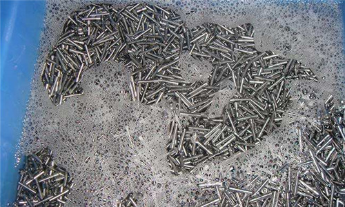 針對油污清洗不干凈的常見問題，金屬除油劑為您支招！